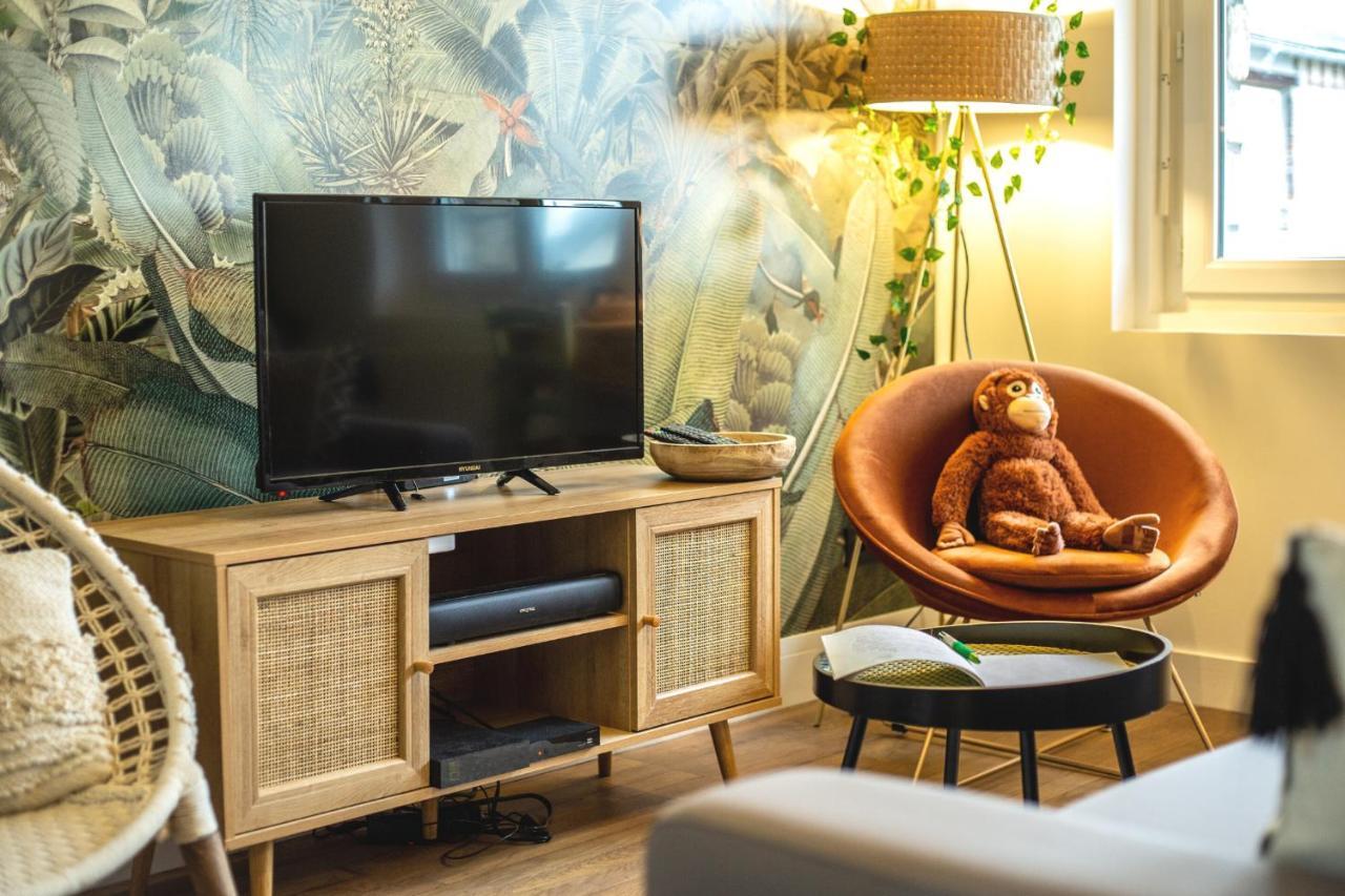 Suite Jungle - Jardin, Netflix Et Parking - Le Manoir Aux Pommes Orbec Exterior photo